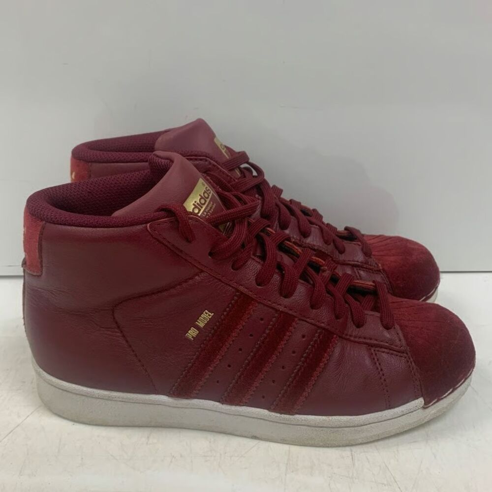 Men’s Adidas Size 5.5 Tennis Shoes